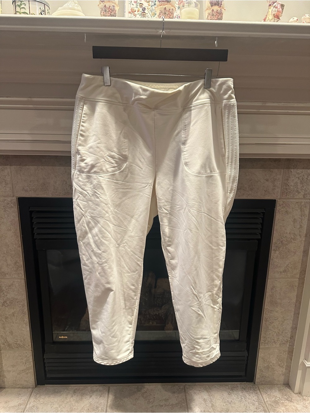 Talbots Cream T by Talbots Pull-On Capri
